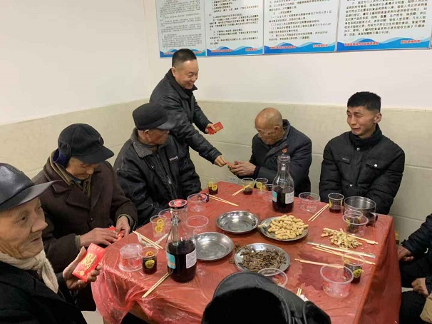 2019讓愛依舊，湖北昌利領(lǐng)導(dǎo)前往福利院慰問