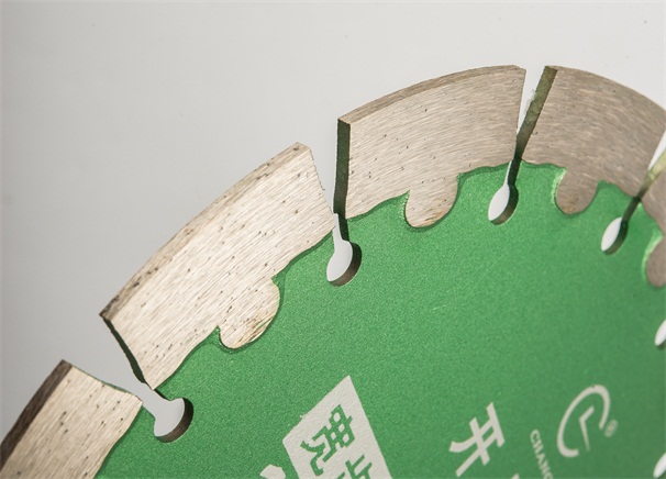 如何提高開槽切割片刀頭金剛石的把持力呢？